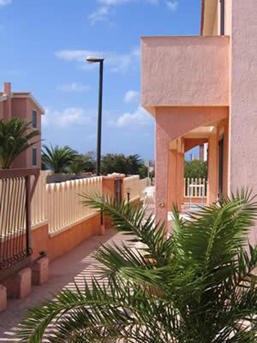 אפרטהוטל ואלדוריה Residenza Sul Mare מראה חיצוני תמונה